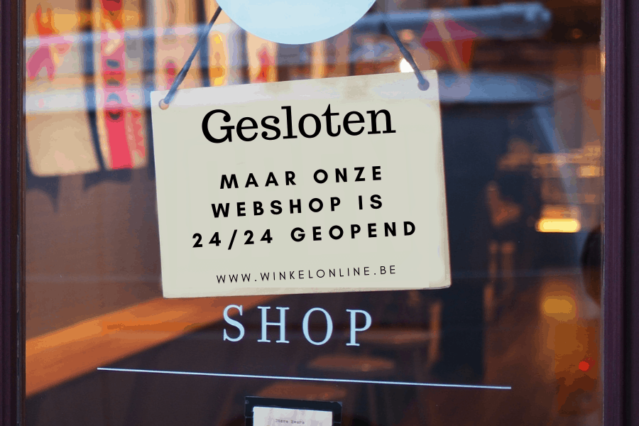 bord gesloten etalage winkel buiten openingsuren
